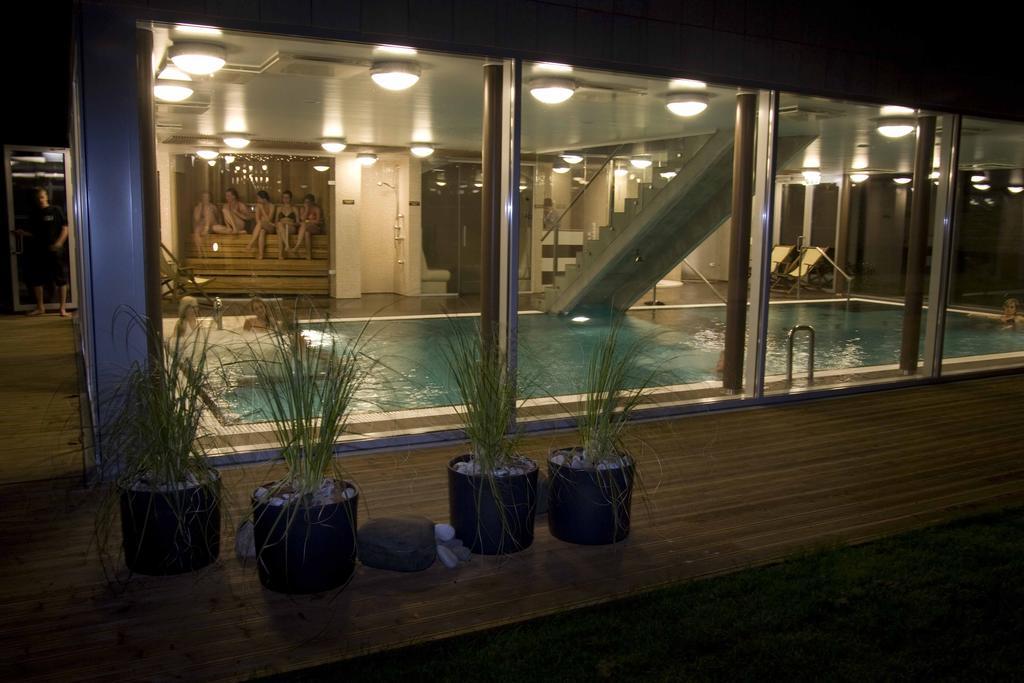 Хотел Johan Design & 4*